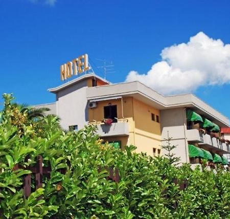 Santoianni Hotel San Martino in Pensilis Buitenkant foto